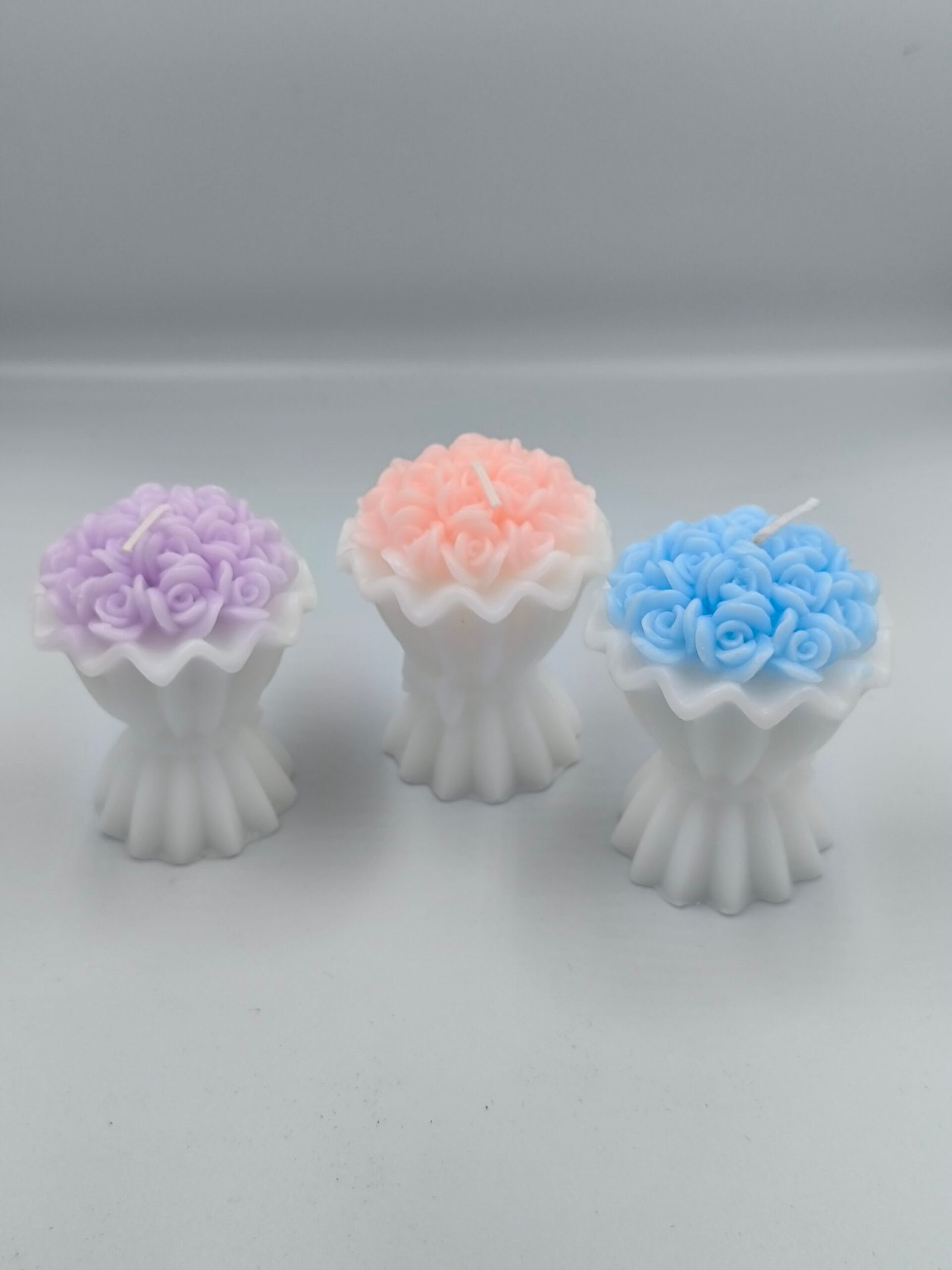 شموع معطرة على شكل وردة